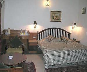 Corbett Treff Hotell Dhikuli Exteriör bild